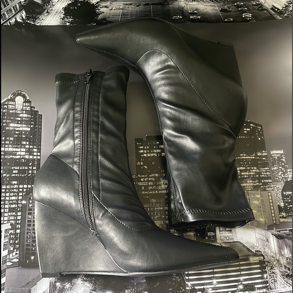 Noir The Sole Heir Wedge Ankle Boots - Picture 7 of 8